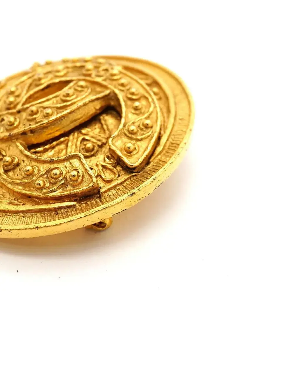 Chanel Cc Logo Circle Brooch Metal #357920C78B
